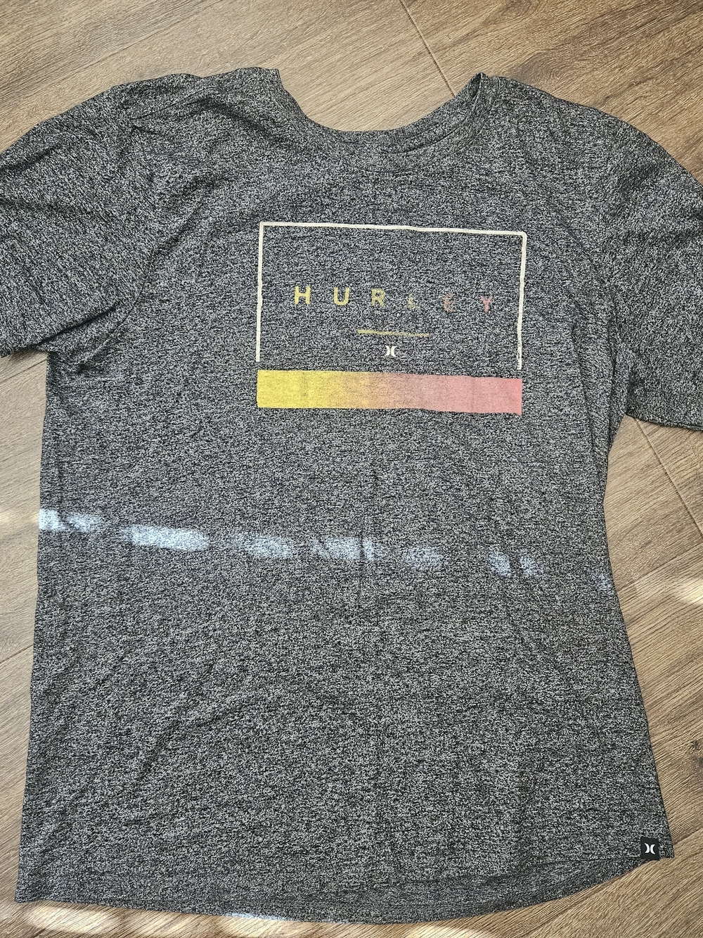 Hurley Men's Heather Gray Graphic Tee with Yellow-to-Pink Stripe